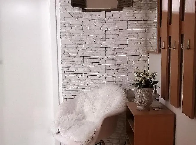 Paula *